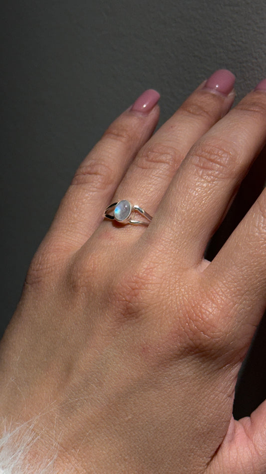 Elegance Moonstone ring