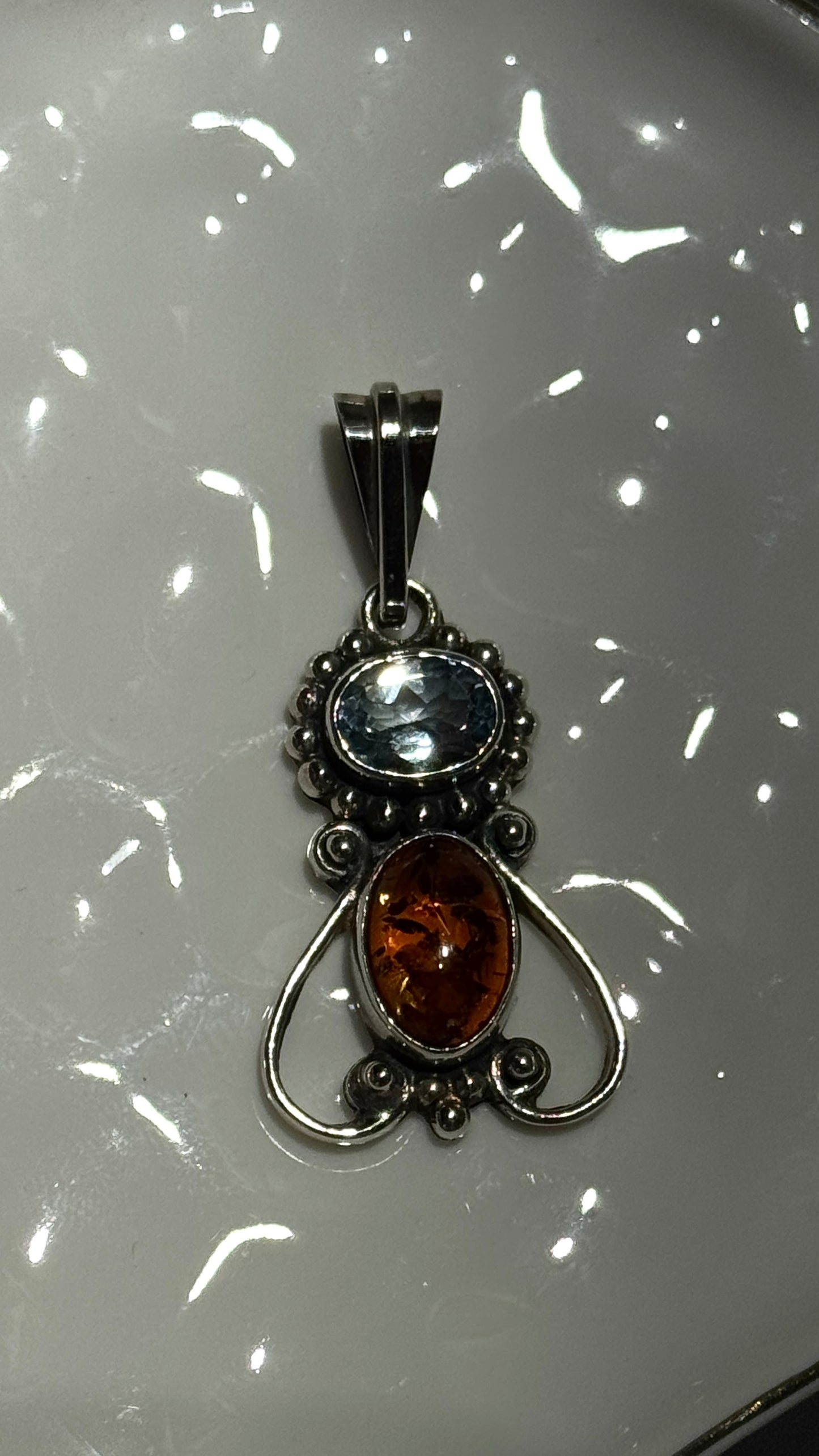 Queen Sofia Pendant