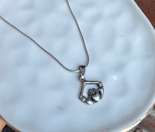 Chaddagh Friendship Silver Pendant