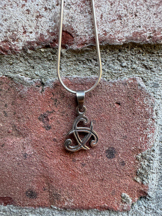 Celtic knot Silver Pendant 01
