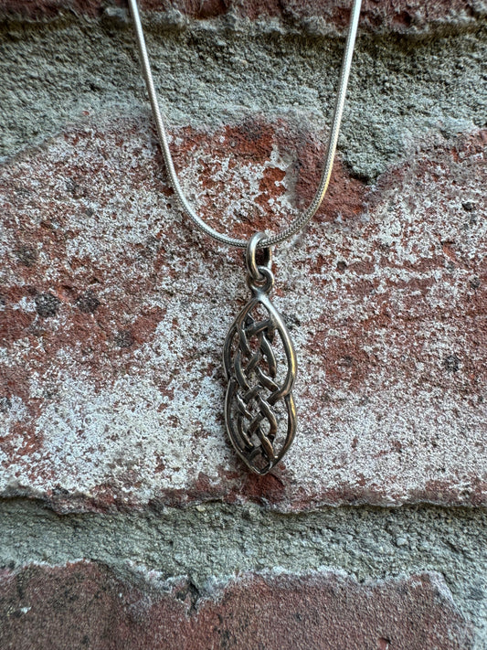 Celtic Knot Silver Pendant 02