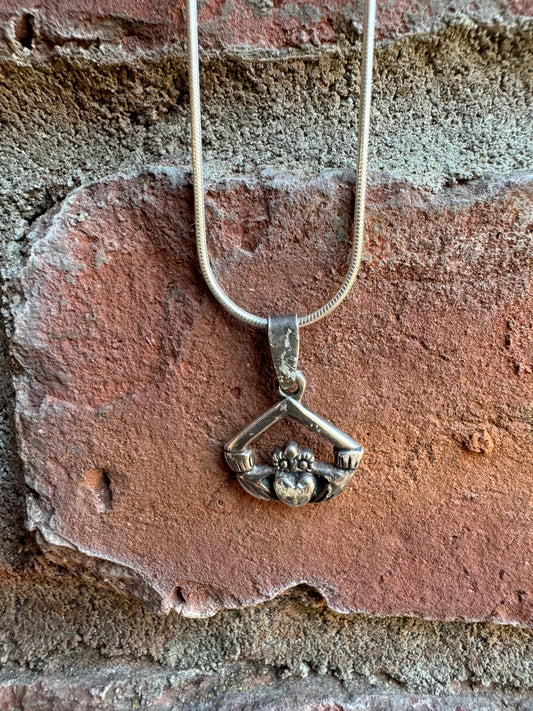 Chaddagh Friendship Silver Pendant