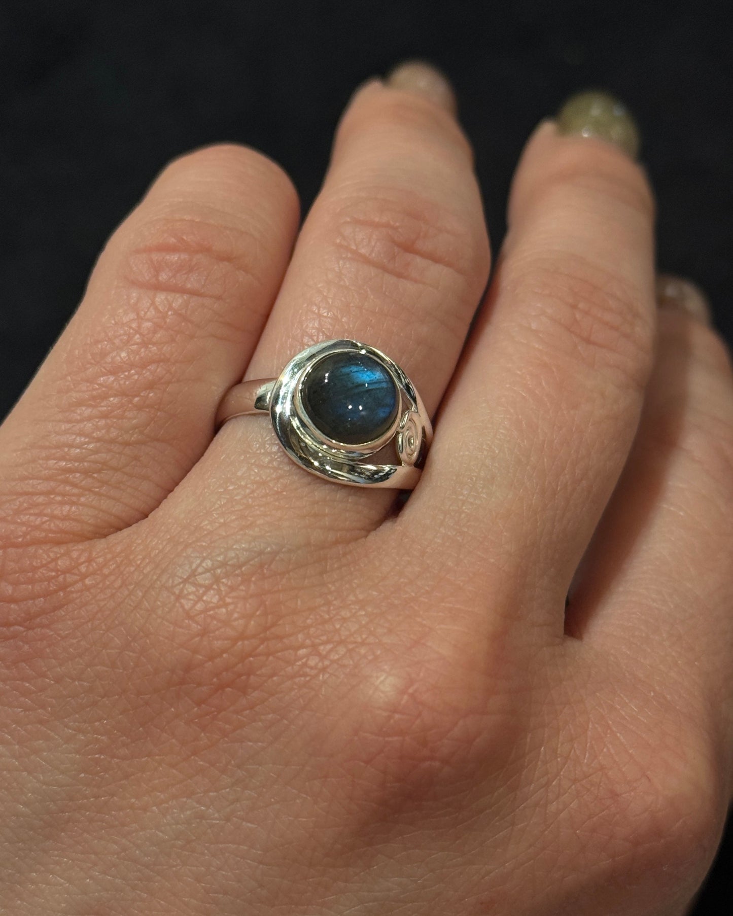 silver ring with flashy high quality round labradorite in sterling silver delicate design