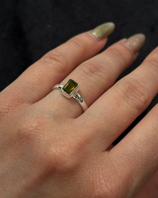 rectangle shaped genuine peridot sterling silver ring