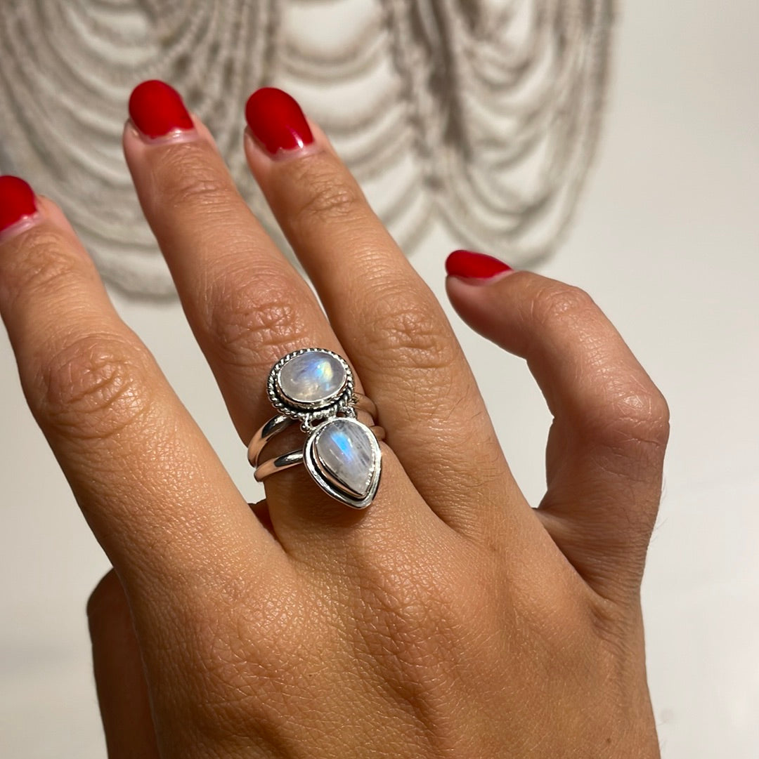 MAJESTIC moonstone ring