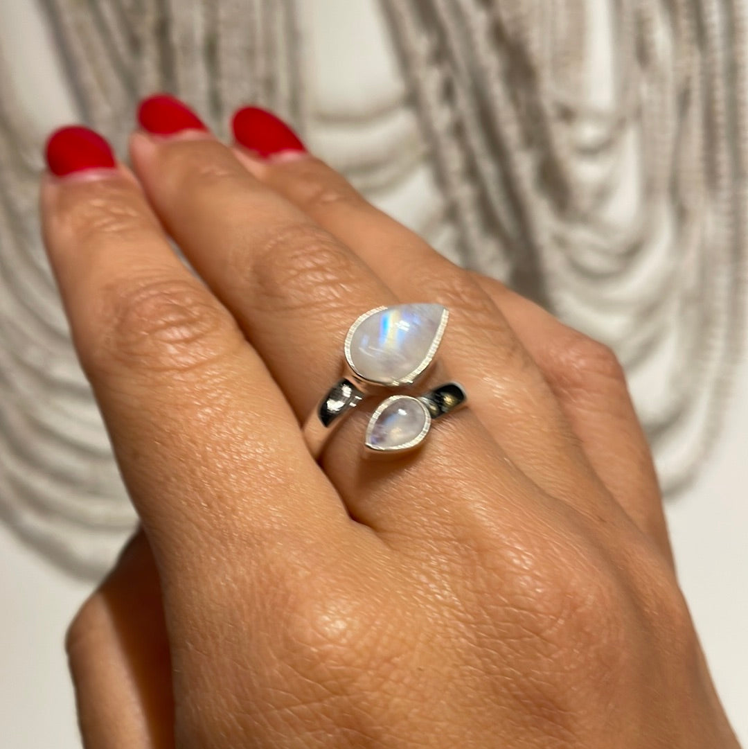 SILVER SPRING moonstone ring