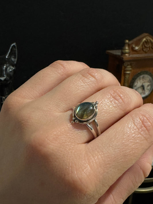 Vintage Style Labradorite Ring