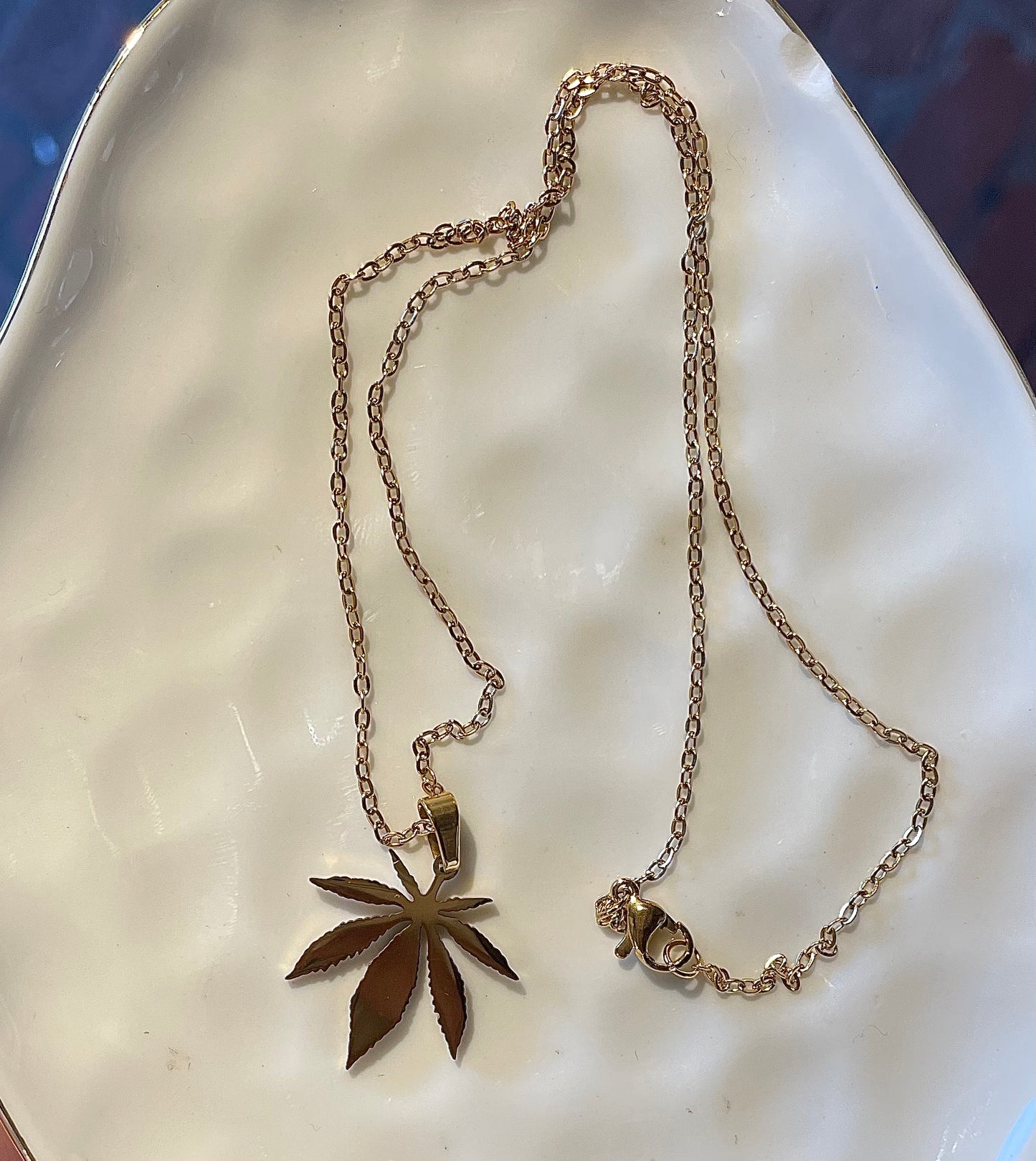 Everything Weed gold necklace