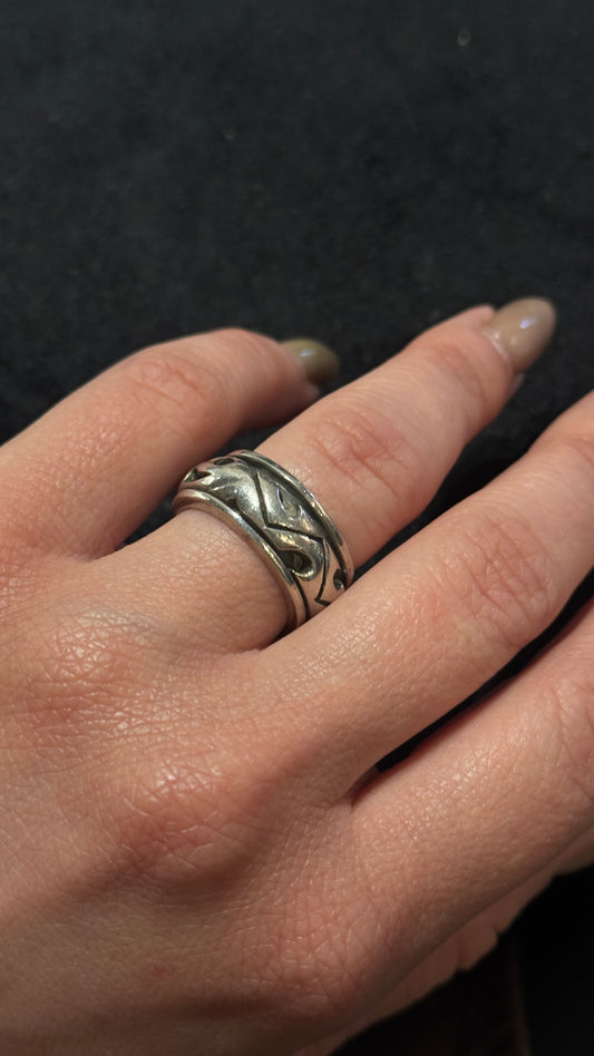 Tribal spinning ring