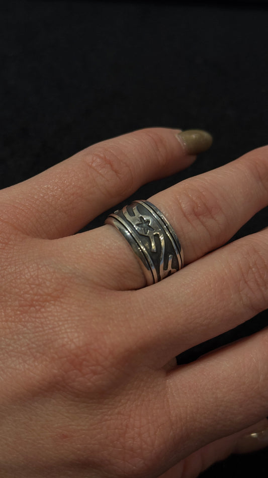Arcane star spinning ring