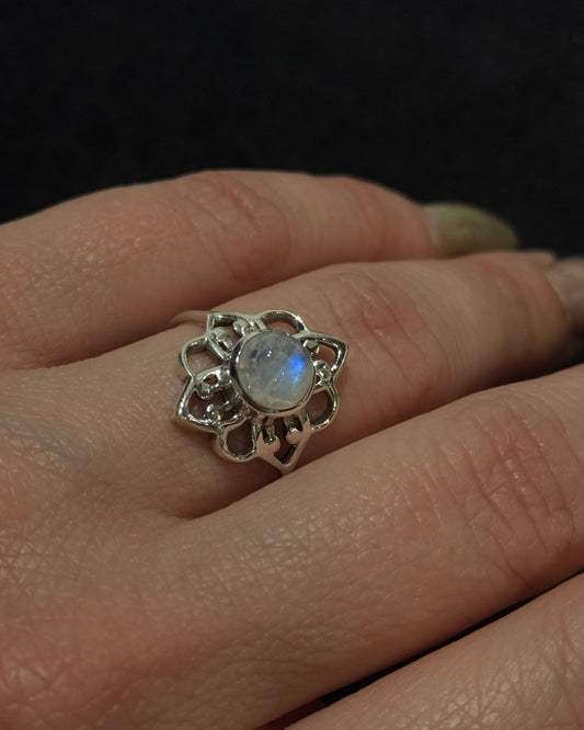 sterling silver ring with natural moonstone in the center floral vintage design