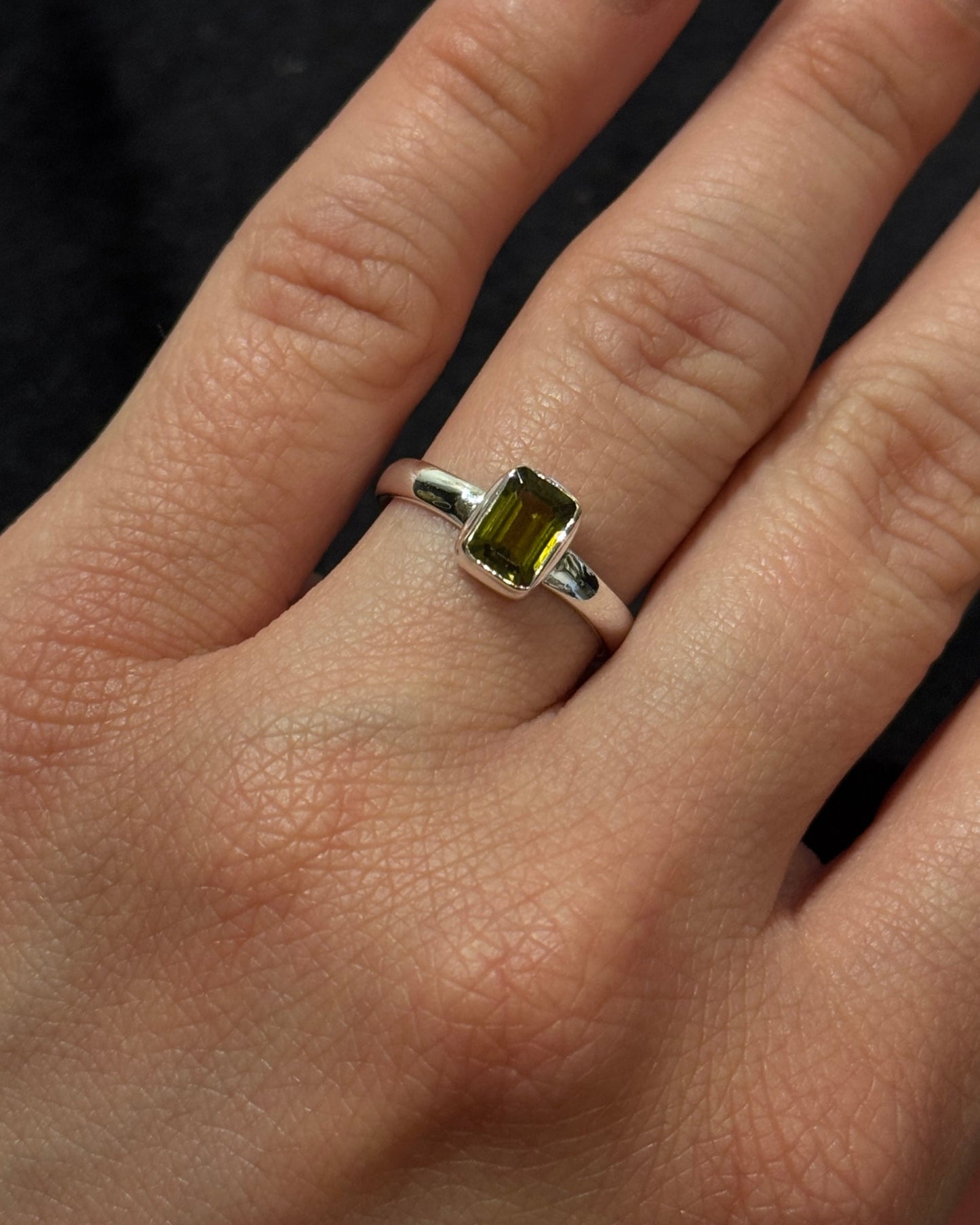 Baguette style genuine peridot silver ring