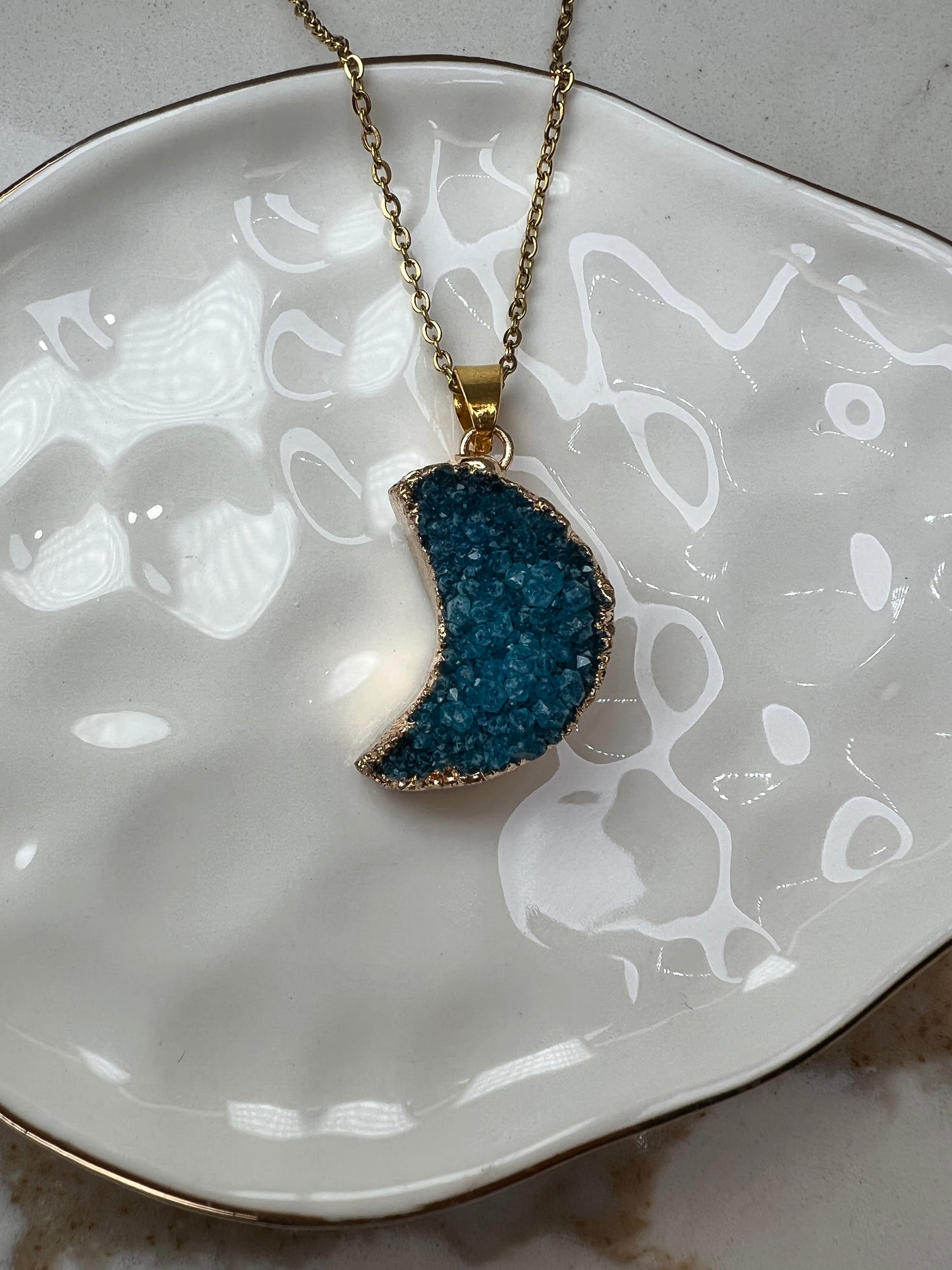 Natural Druzy Moon Fashion necklace