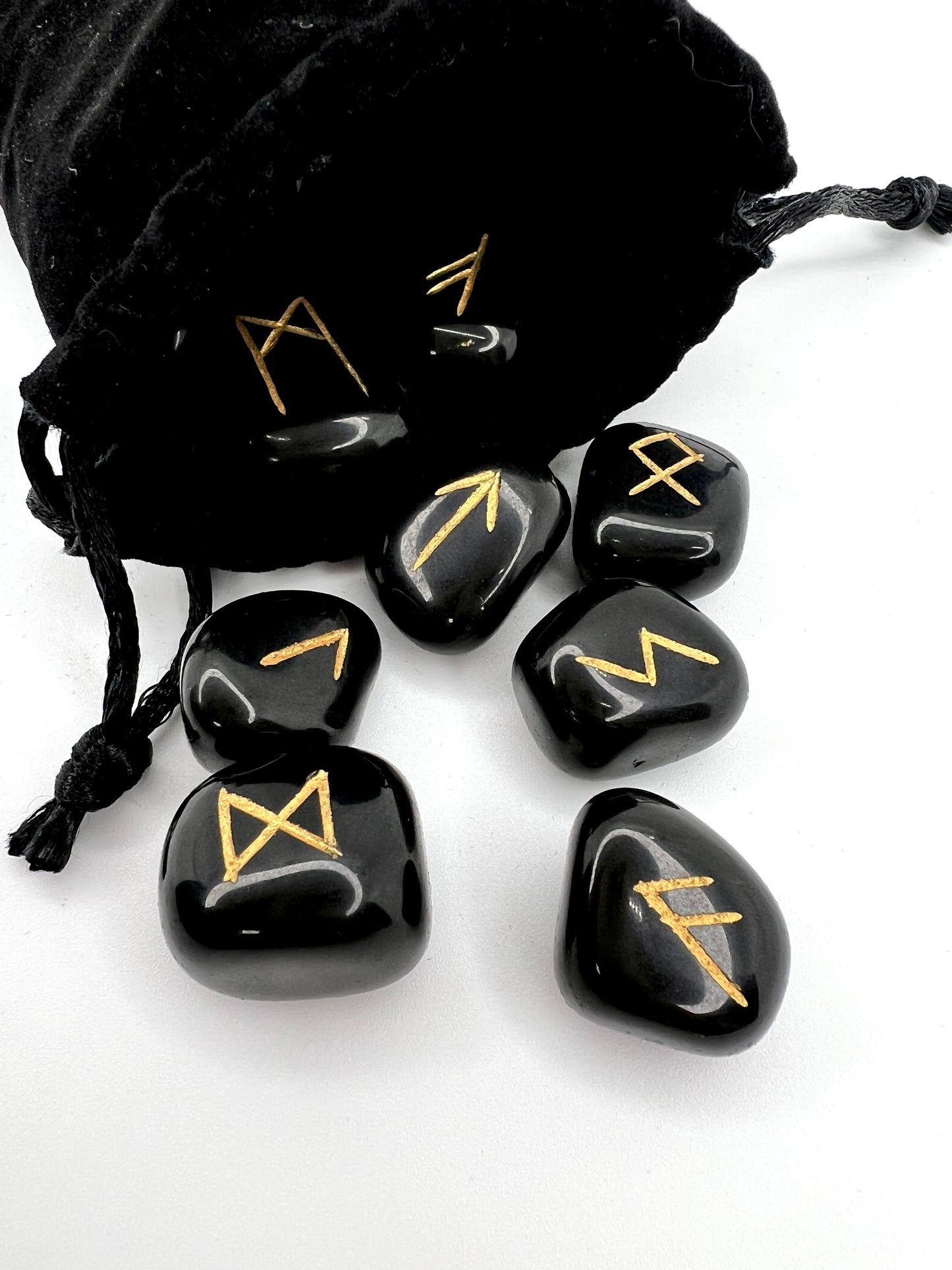 BLACK AGATE runes